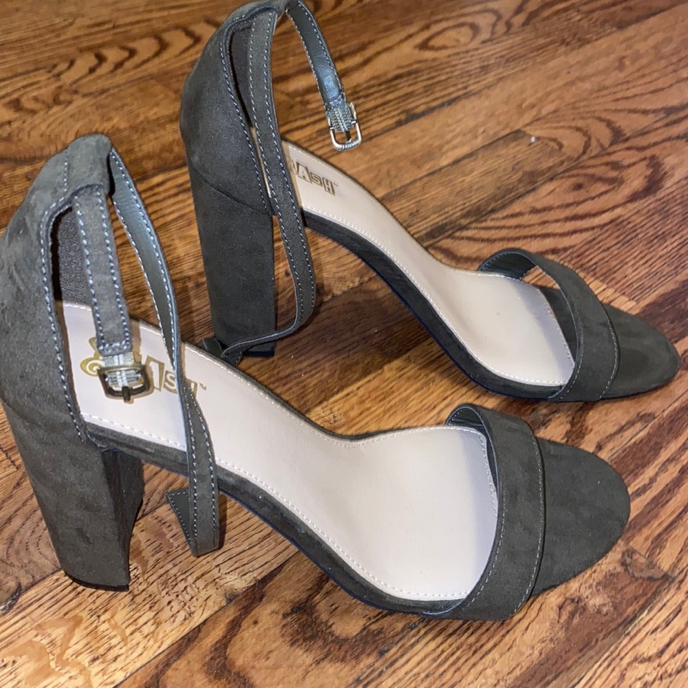 Green thick heeled sandal by Brash (Payless)